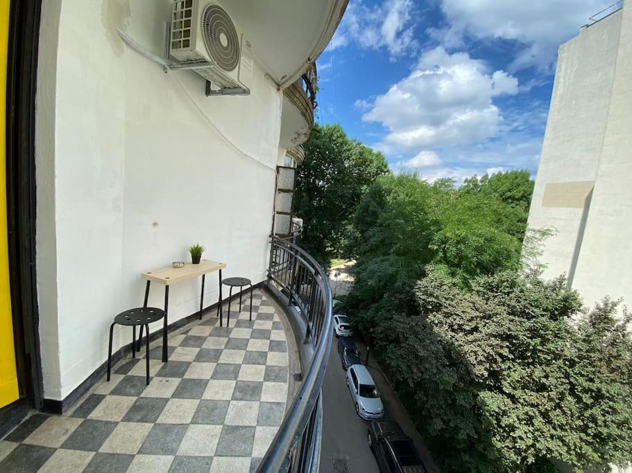Quiet And Classic Studio With Cismigiu Park View Bucareste Exterior foto